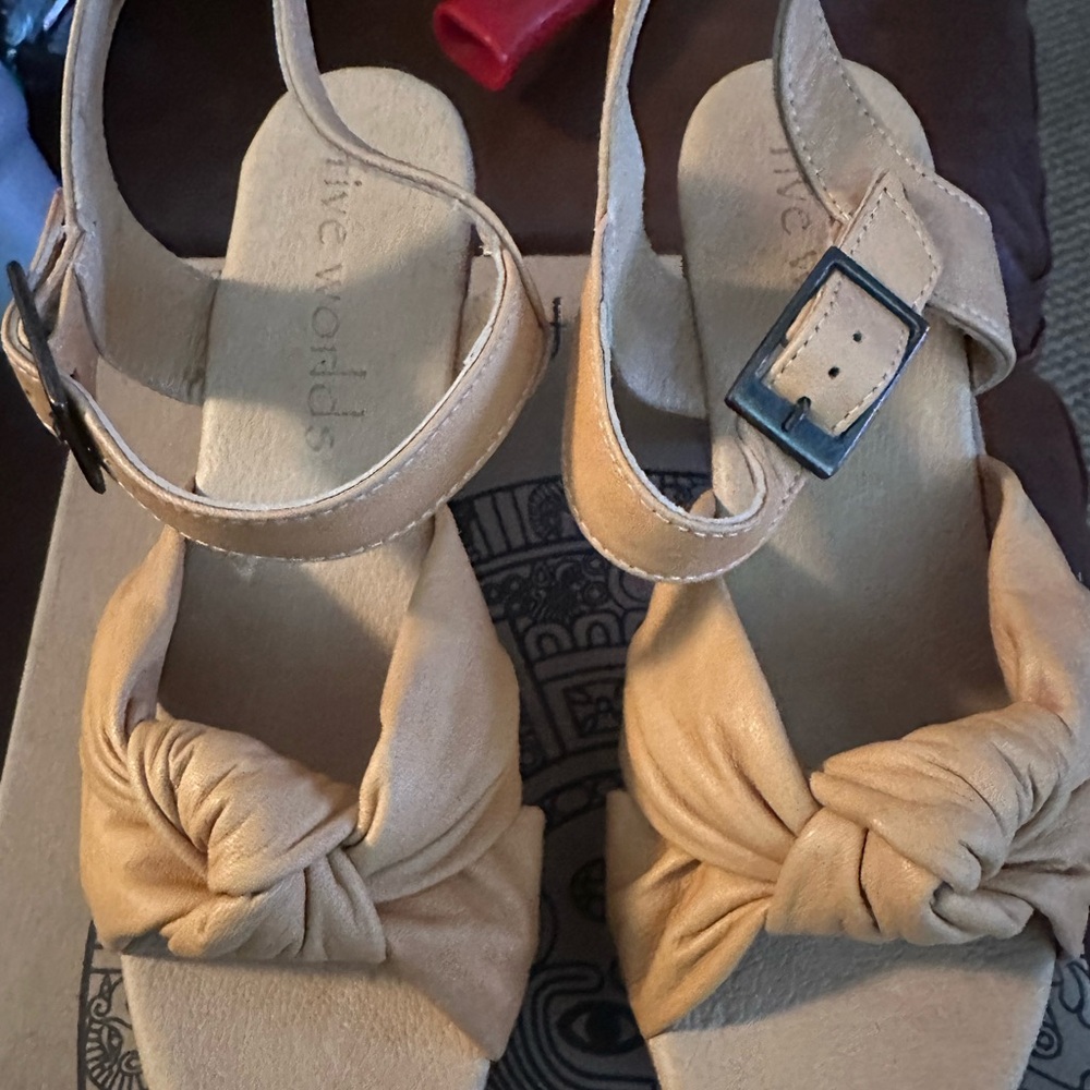 Cordani Women's Knot Design Sandals in Tan